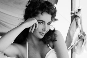 Sé como Elizabeth Taylor – Maquillaje de Ojos en un minuto